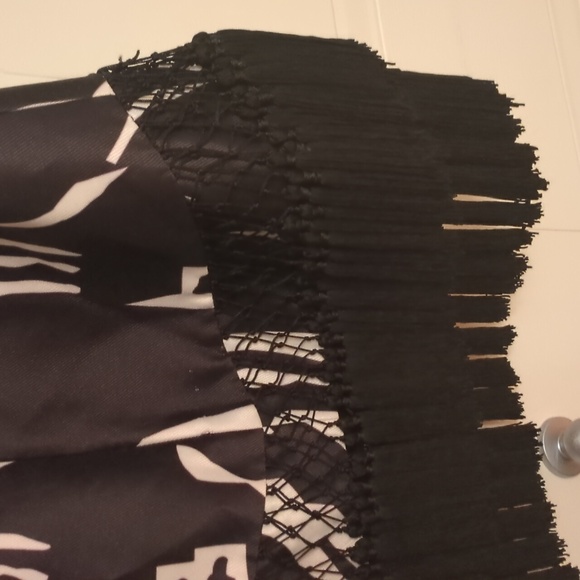 Unique halter top with tassel hem - Picture 5 of 8